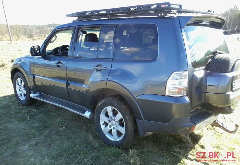 2008' Mitsubishi Pajero photo #6