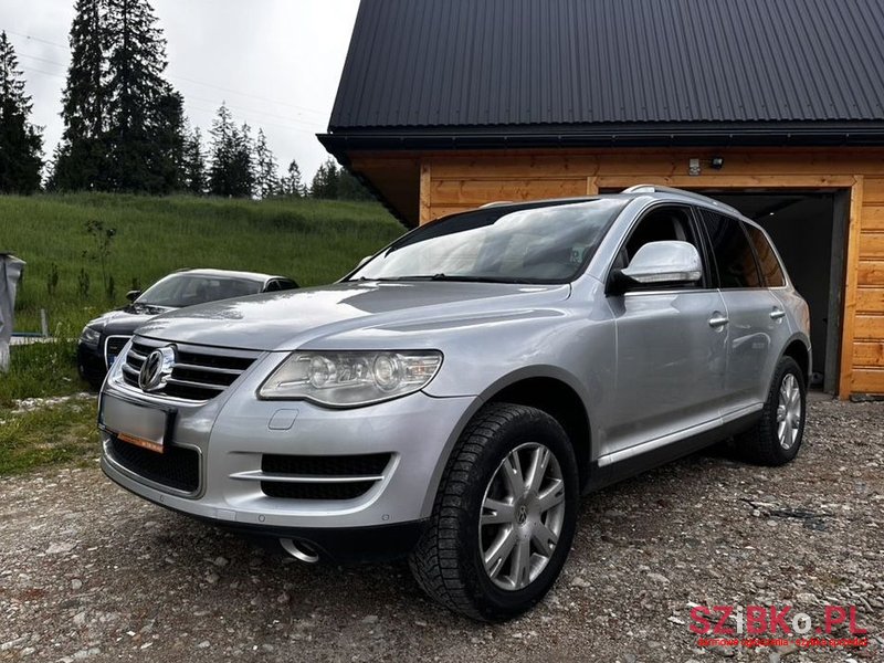 2008' Volkswagen Touareg photo #2