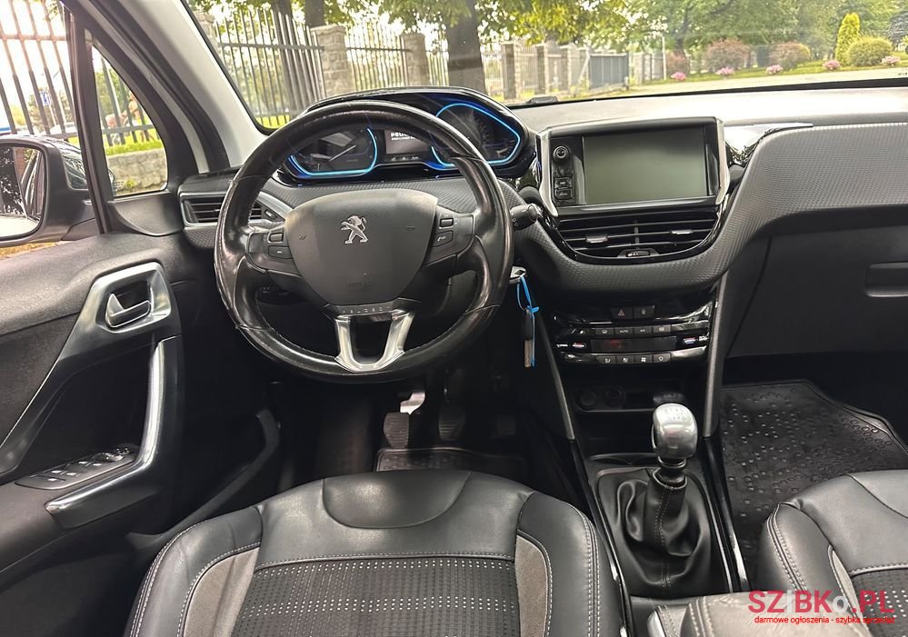 2015' Peugeot 2008 photo #6