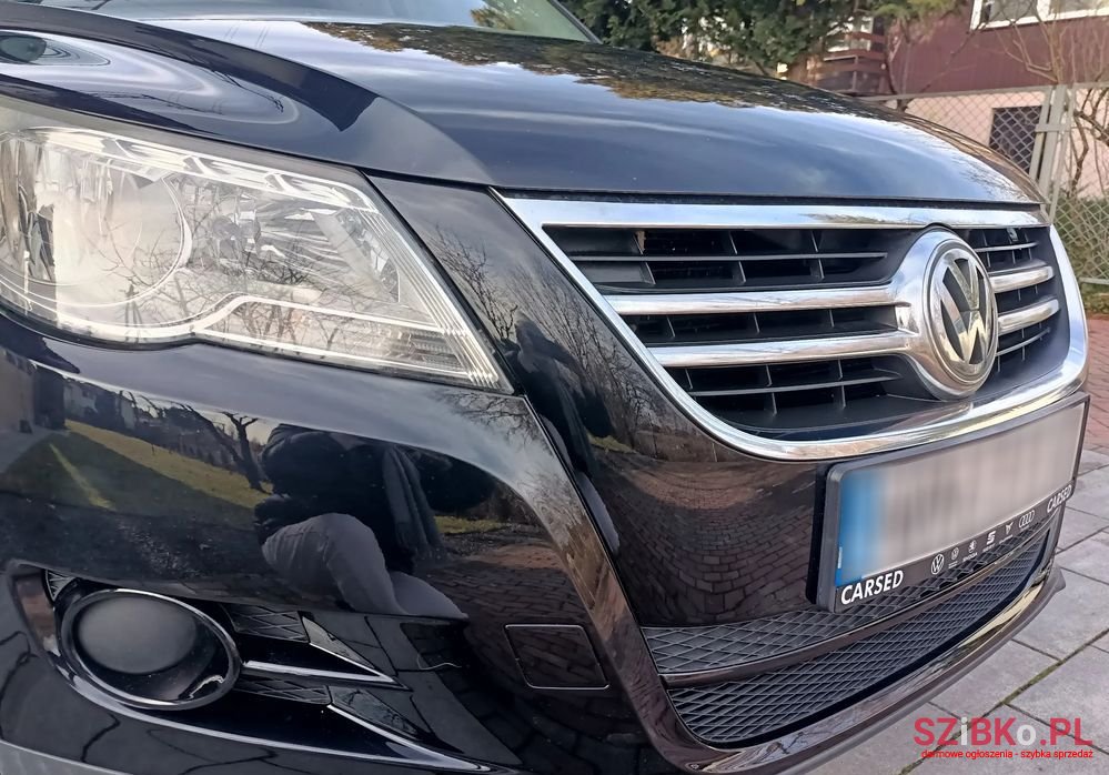 2010' Volkswagen Tiguan photo #3