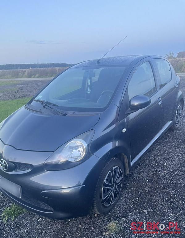 2006' Toyota Aygo photo #2