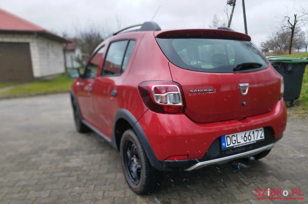 2013' Dacia Sandero photo #5