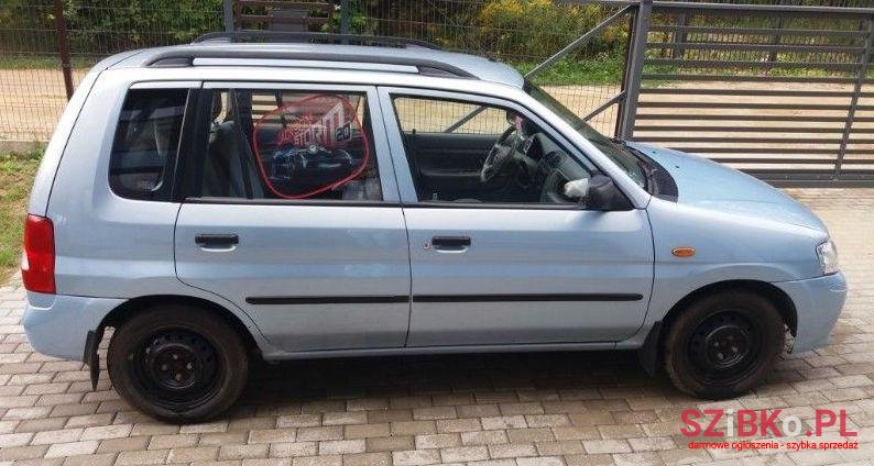 2001' Mazda Demio photo #1