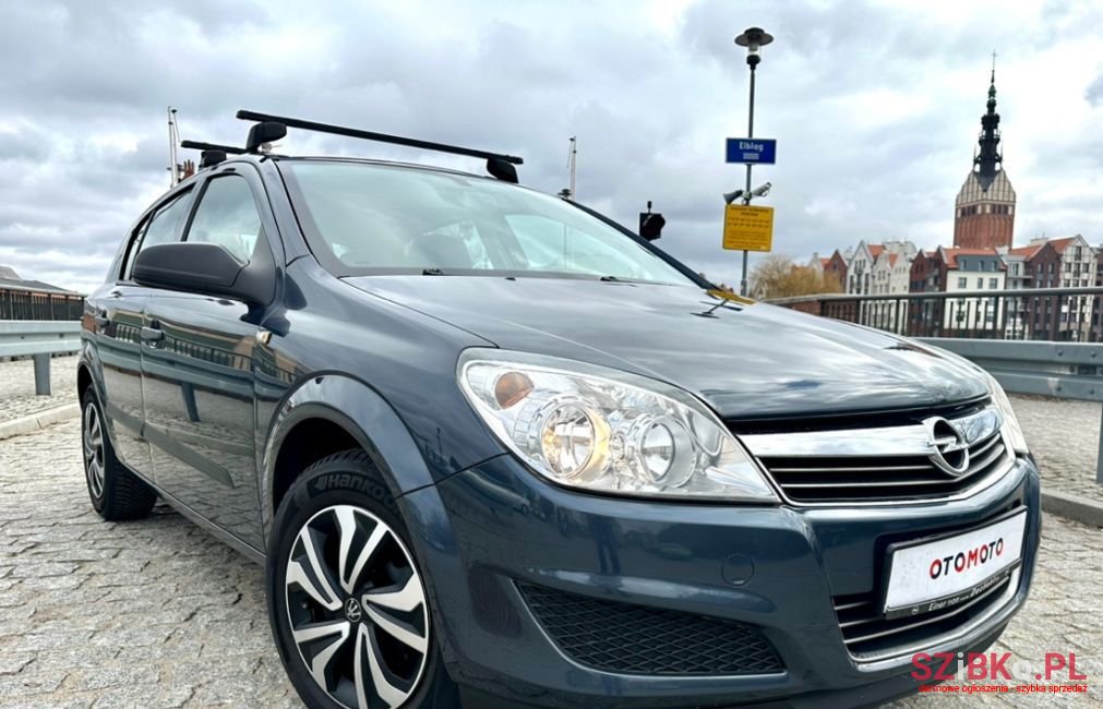 2009' Opel Astra photo #1