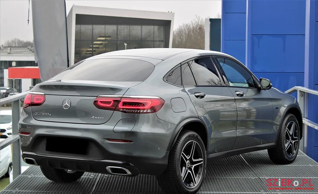 2023' Mercedes-Benz GLC photo #3
