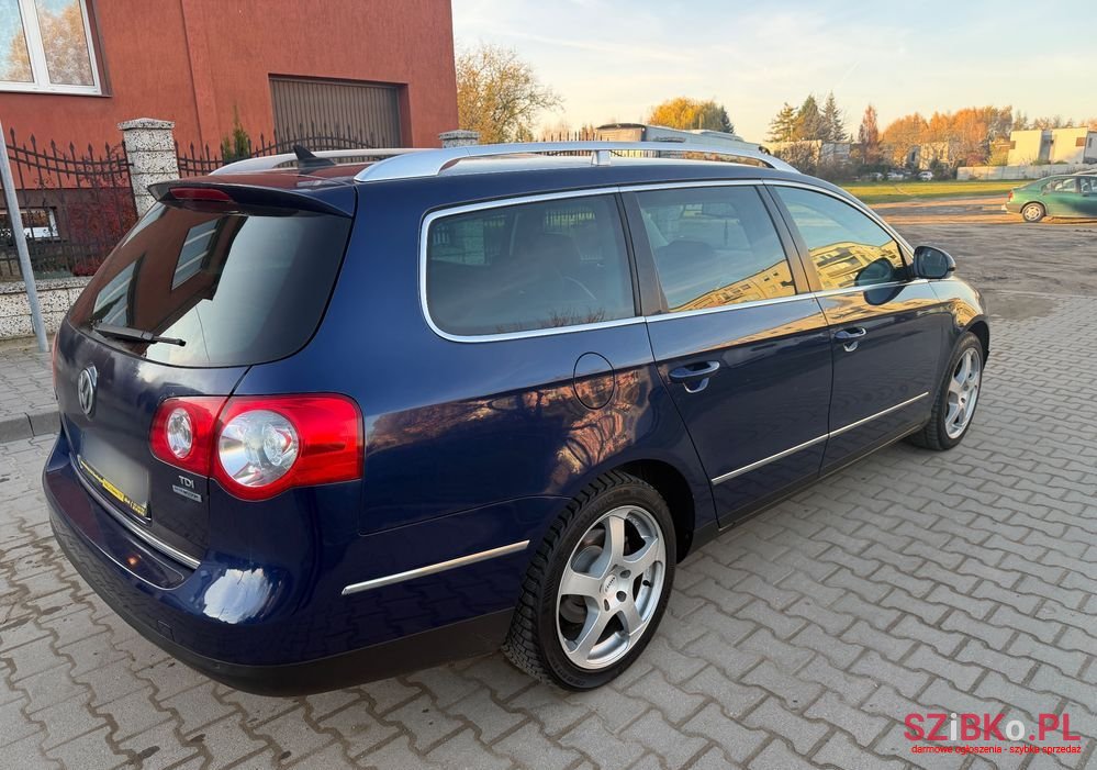 2009' Volkswagen Passat photo #5