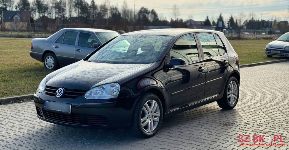 2007' Volkswagen Golf photo #2