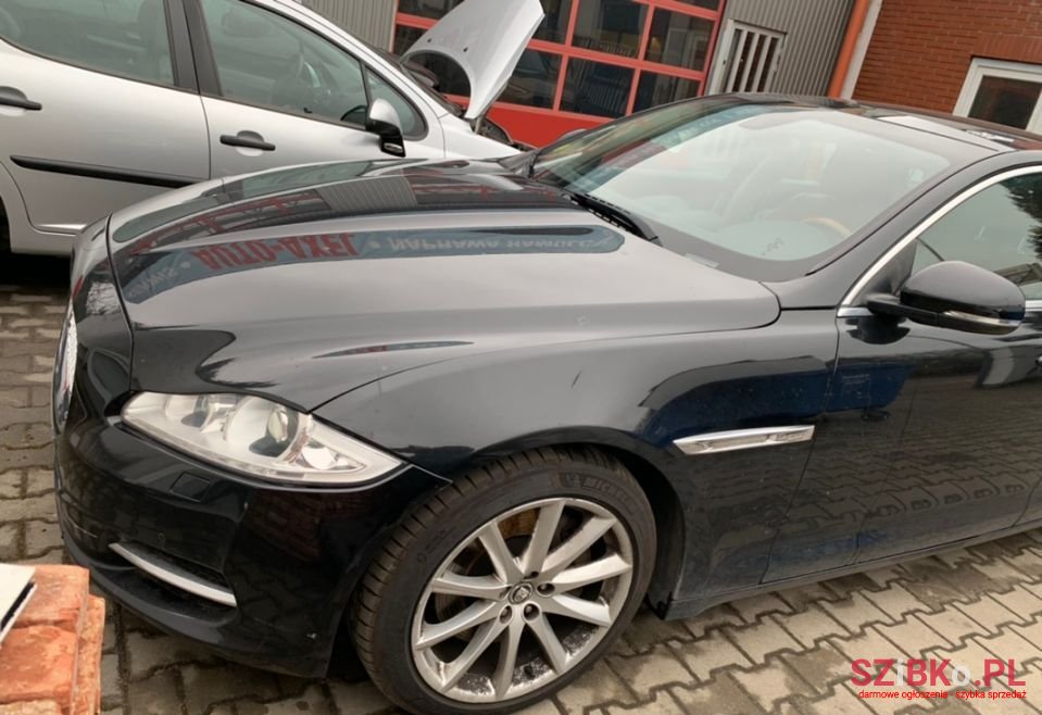 2011' Jaguar XJ photo #3