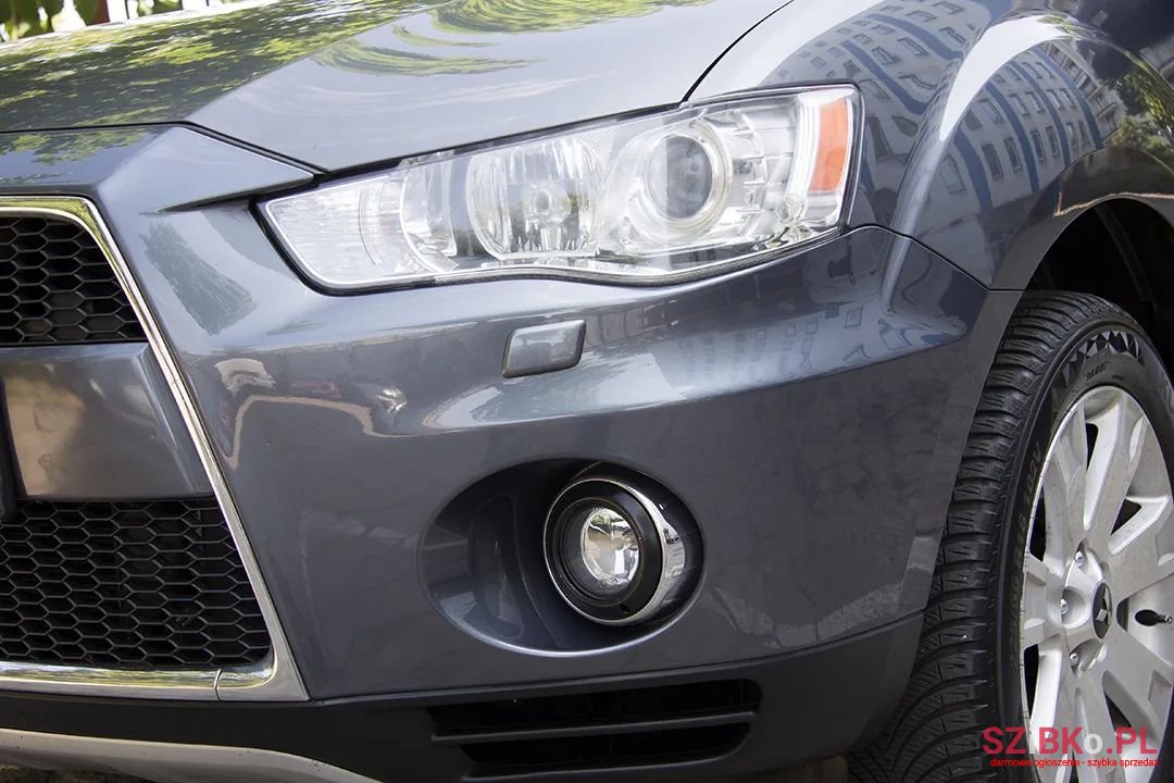 2010' Mitsubishi Outlander photo #6