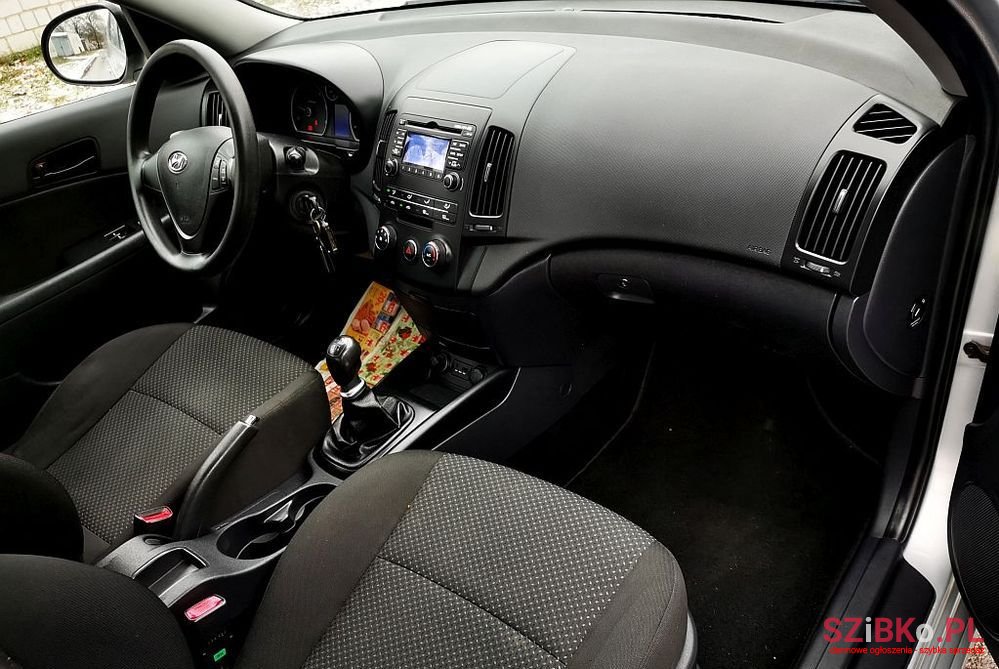 2010' Hyundai i30 photo #5