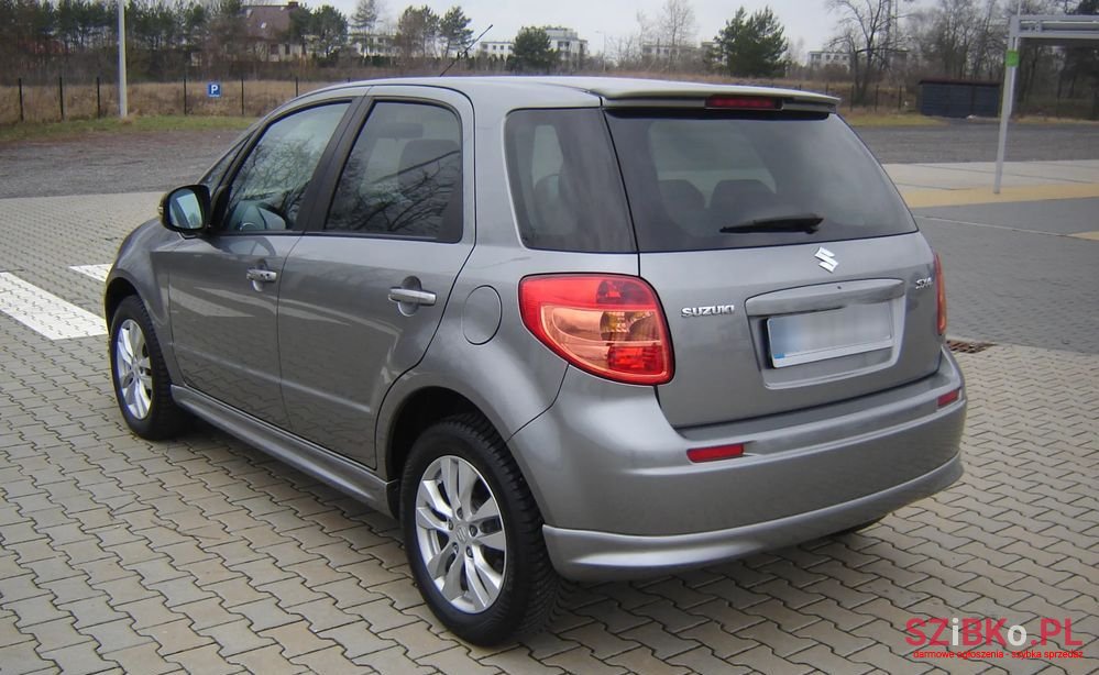 2012' Suzuki SX4 photo #5