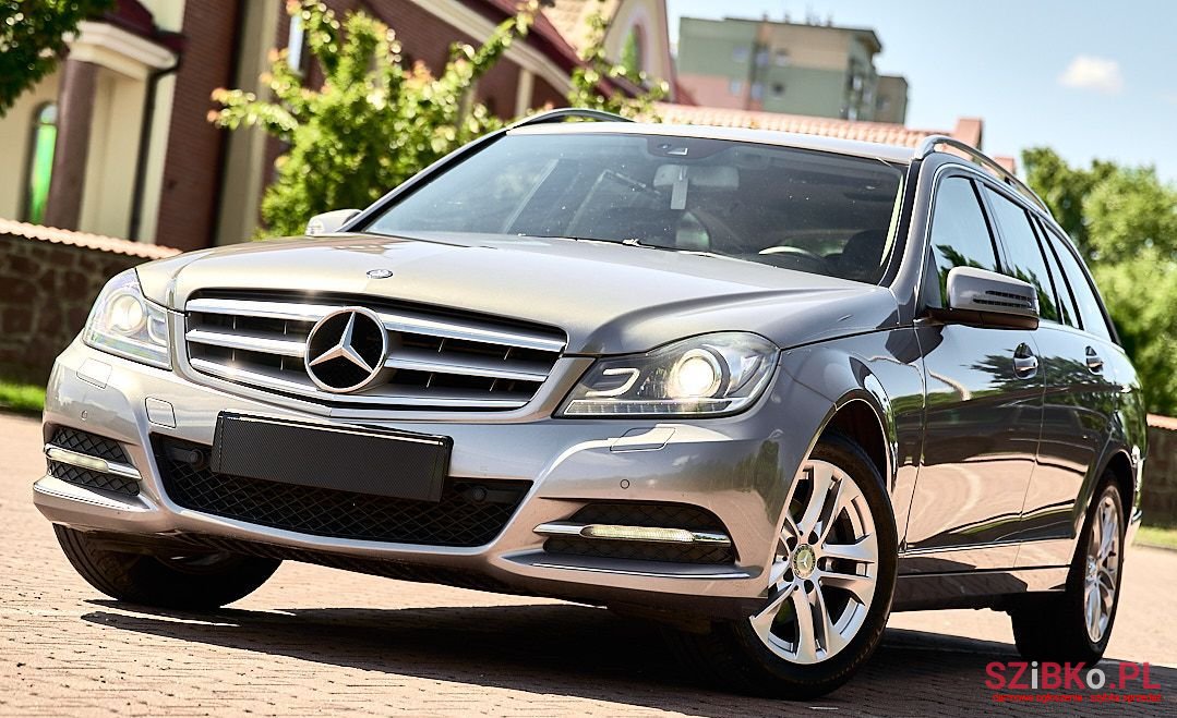 2012' Mercedes-Benz Klasa C photo #1