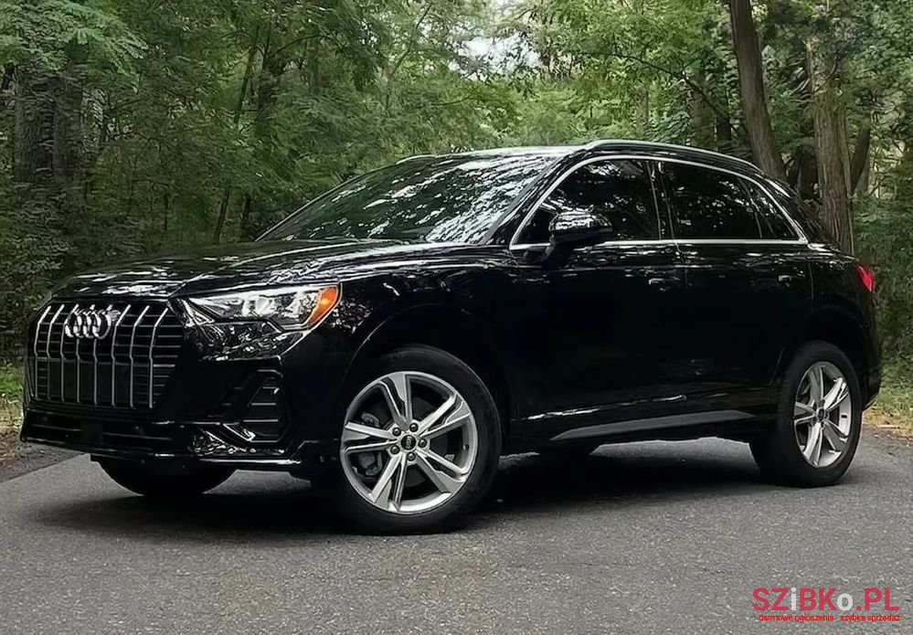 2020' Audi Q3 photo #3