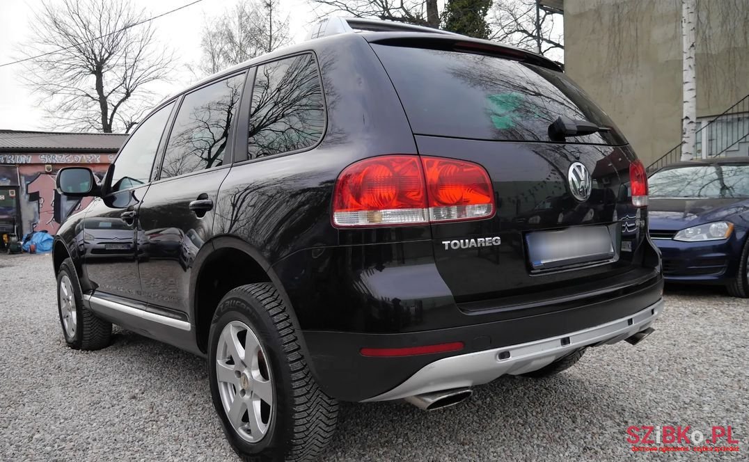 2005' Volkswagen Touareg photo #4