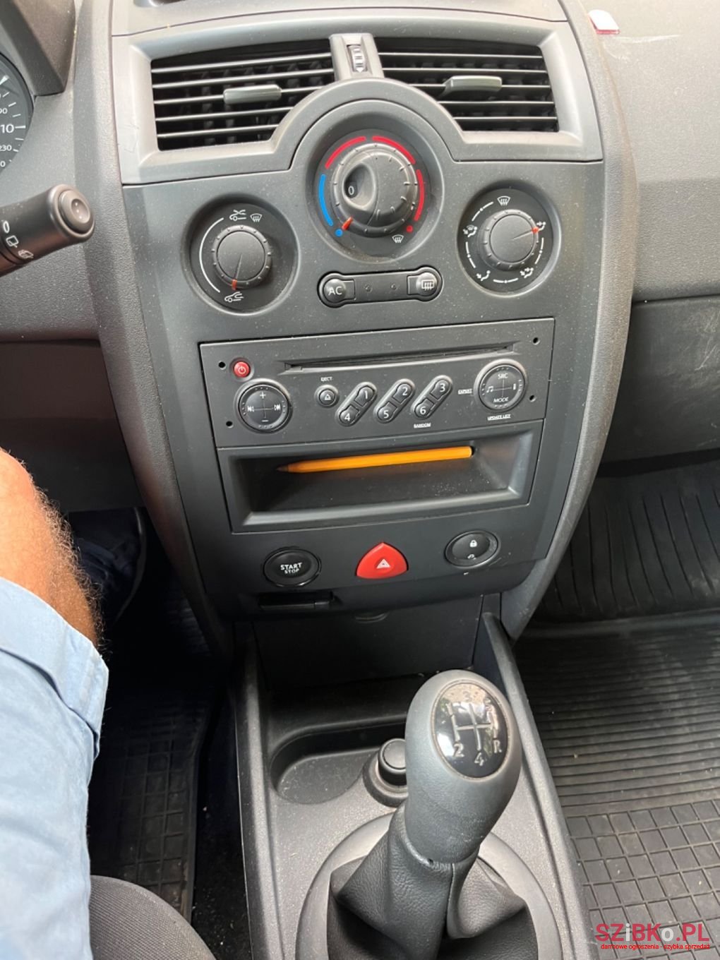 2007' Renault Megane photo #6