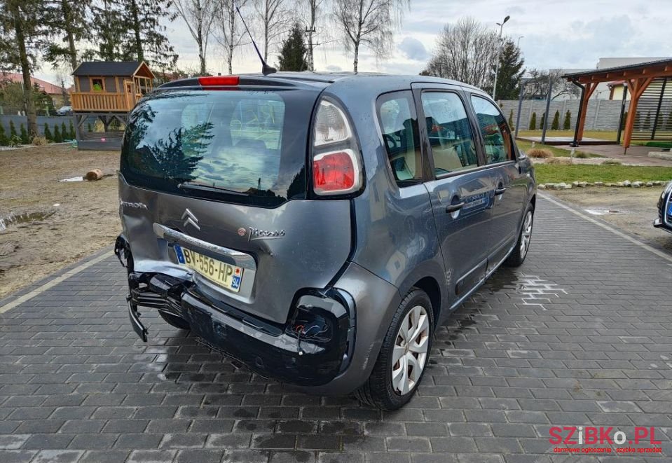 2011' Citroen C3 Picasso photo #4