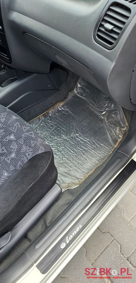 2002' Daewoo Lanos photo #5