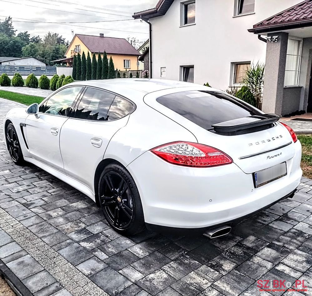 2012' Porsche Panamera photo #1