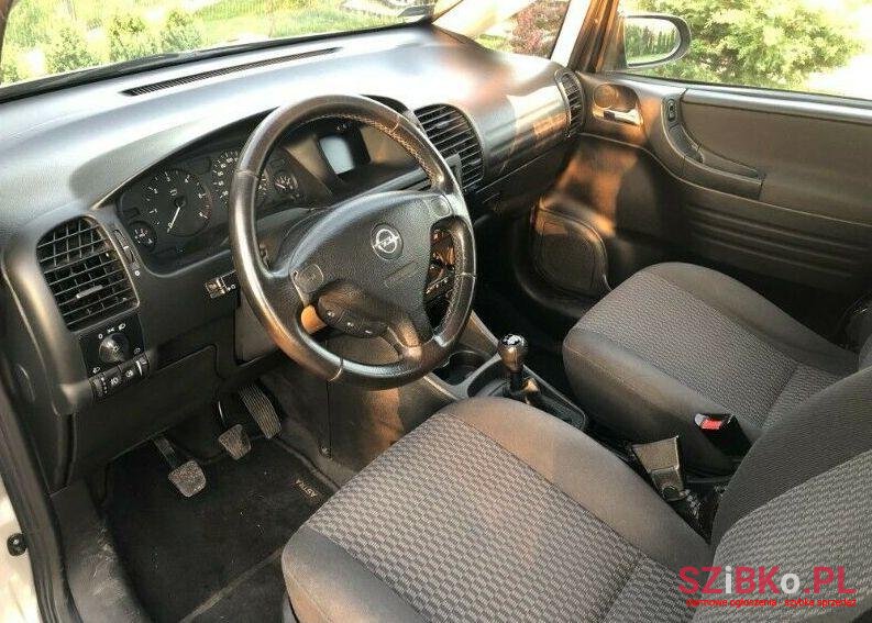 2003' Opel Zafira photo #1