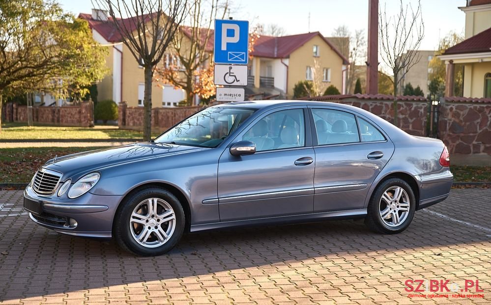 2004' Mercedes-Benz E-Class photo #6