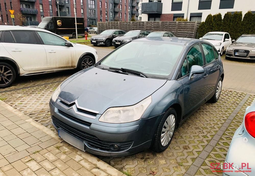 2005' Citroen C4 1.6 16V Confort photo #2