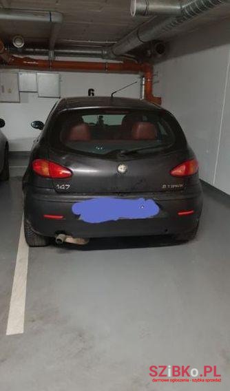 2002' Alfa Romeo 147 photo #1