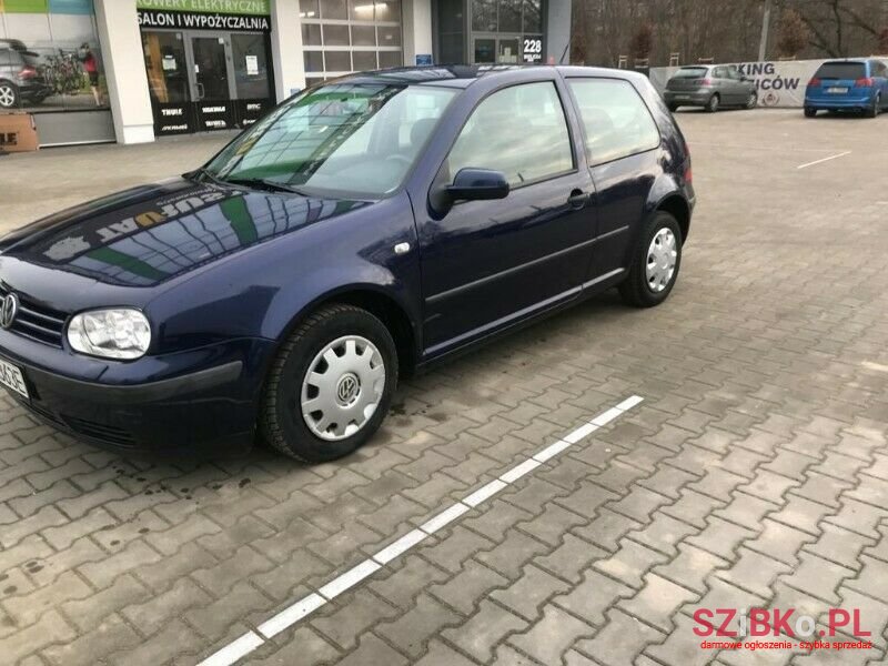 2000' Volkswagen Golf photo #2