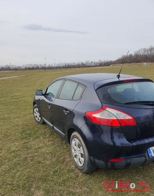 2008' Renault Megane photo #3