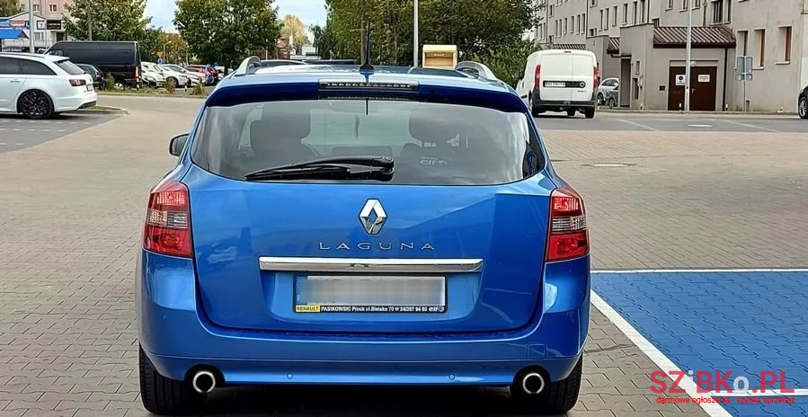 2012' Renault Laguna photo #6