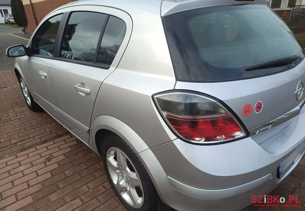 2008' Opel Astra Iii 1.4 Elegance photo #2