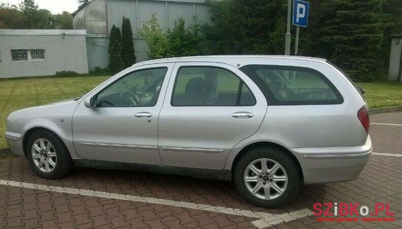 2000' Lancia Lybra photo #3