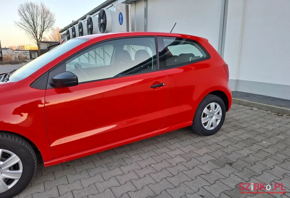 2013' Volkswagen Polo photo #6