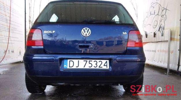 2001' Volkswagen Golf photo #2