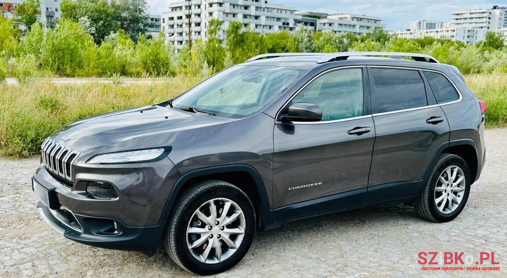 2017' Jeep Cherokee photo #5