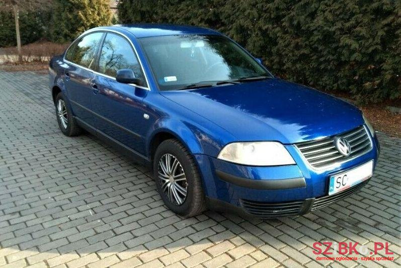 2001' Volkswagen Passat photo #1