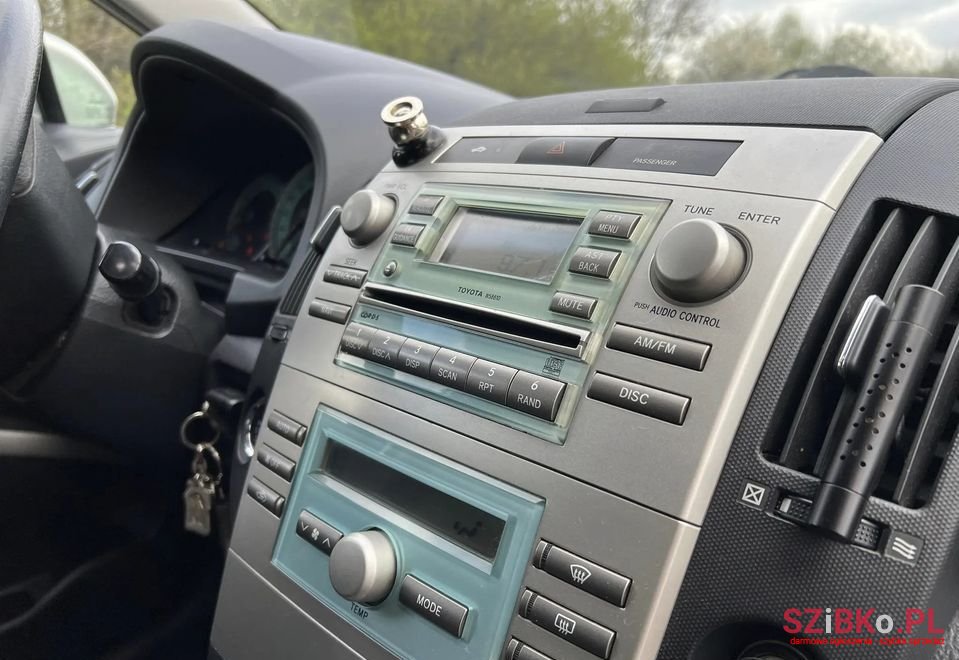 2004' Toyota Corolla Verso photo #6