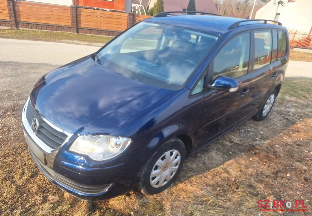 2007' Volkswagen Touran photo #2