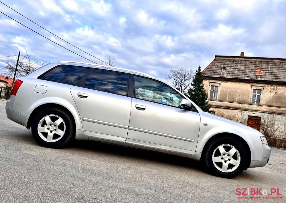 2004' Audi A4 Avant photo #6
