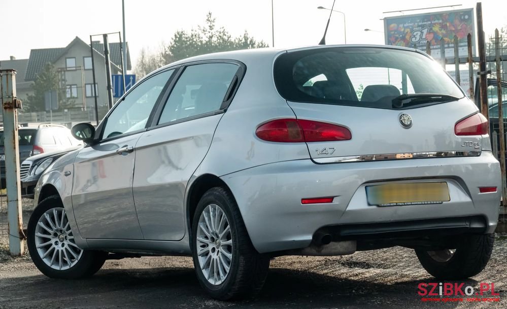 2005' Alfa Romeo 147 photo #4