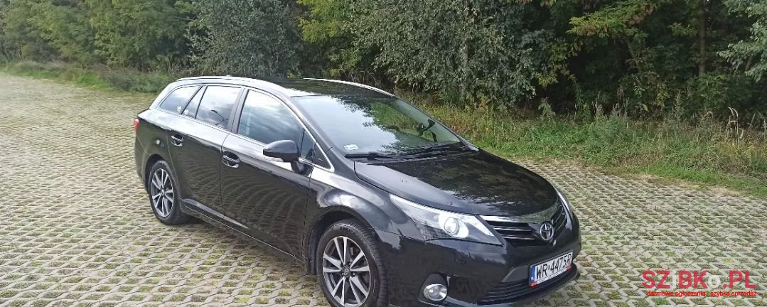 2013' Toyota Avensis photo #1