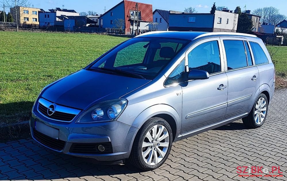 2008' Opel Zafira 1.9 Cdti Elegance photo #1