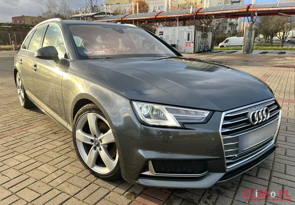 2019' Audi A4 Avant photo #2