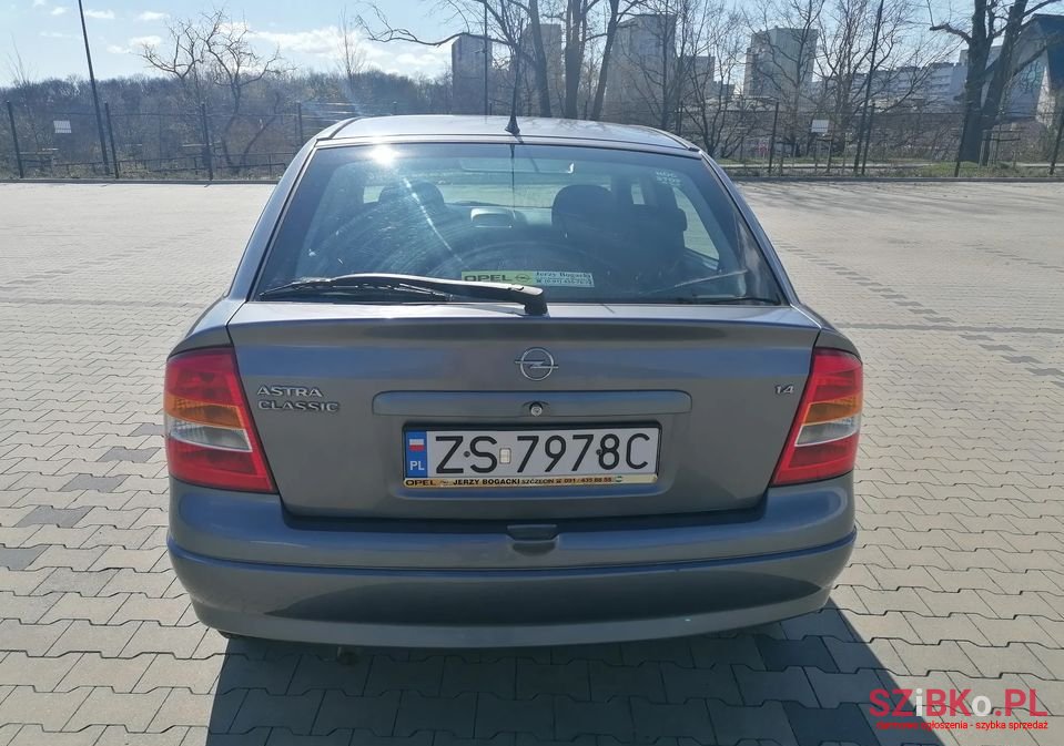 2004' Opel Astra photo #4