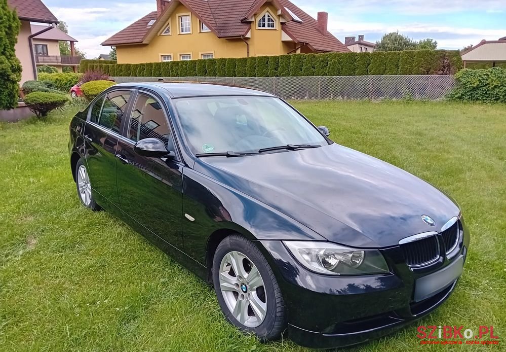 2008' BMW 3 Series 318I Edition Exclusive photo #2