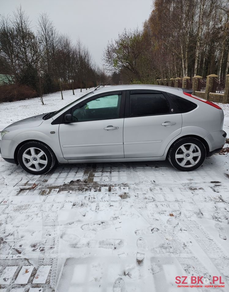 2005' Ford Focus 1.6 16V Ghia photo #4