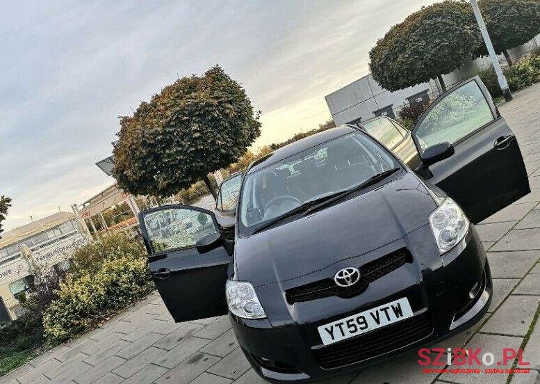 2009' Toyota Auris photo #1
