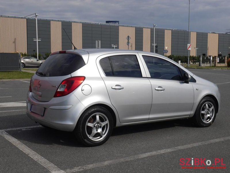 2009' Opel Corsa 1.4 16V Enjoy photo #2