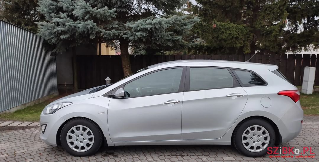 2012' Hyundai i30 photo #6