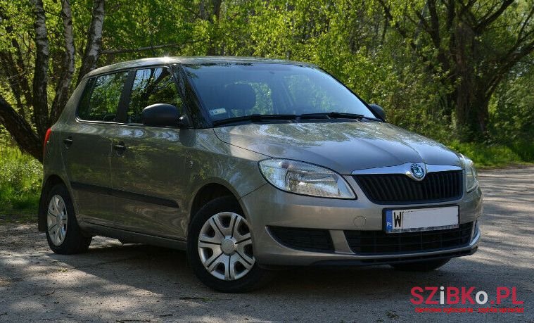 2012' Skoda Fabia photo #1