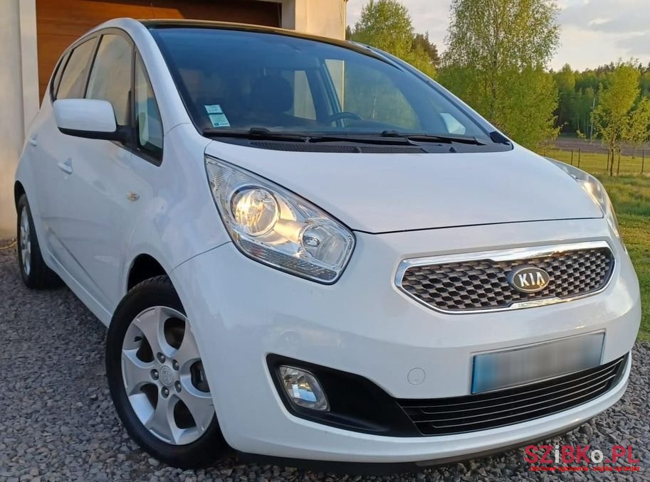 2011' Kia Venga photo #6